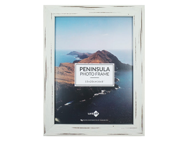White frame with distressed finish; Rectangular shape; Holds 15x20cm photo; Timber material appearance;