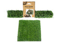 green synthetic grass fibres; square mat shape; 30x30 centimetres size; packaging with Kraft paper label;