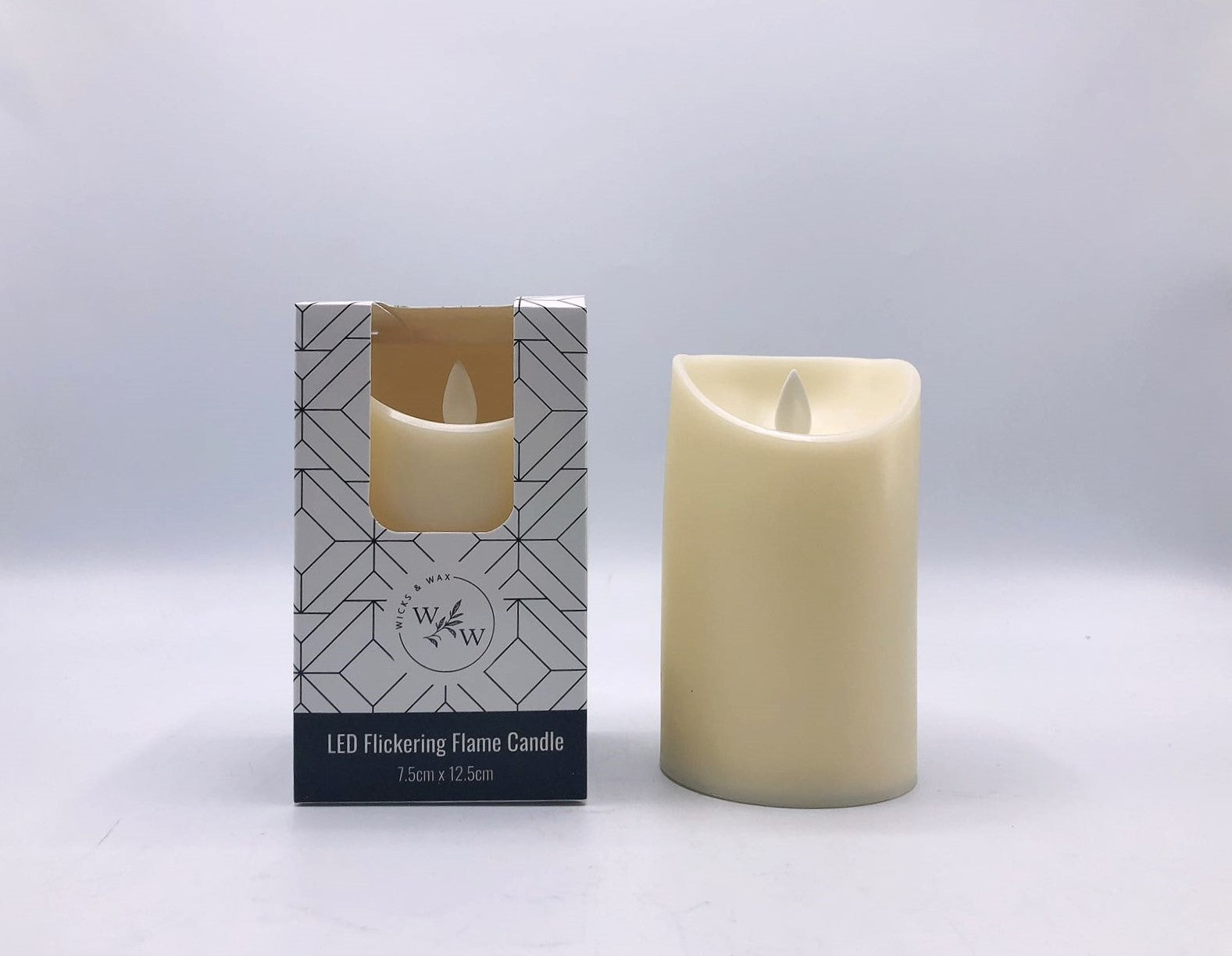 Cream colour; Plastic material; Flickering flame shape; Packaged in white and grey box; Dimensions approx. 7.5x12.5cm;