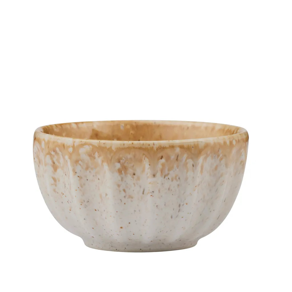 ceramic material; nougat colour with speckled pattern; round shape; 11cm diameter; 6cm height;